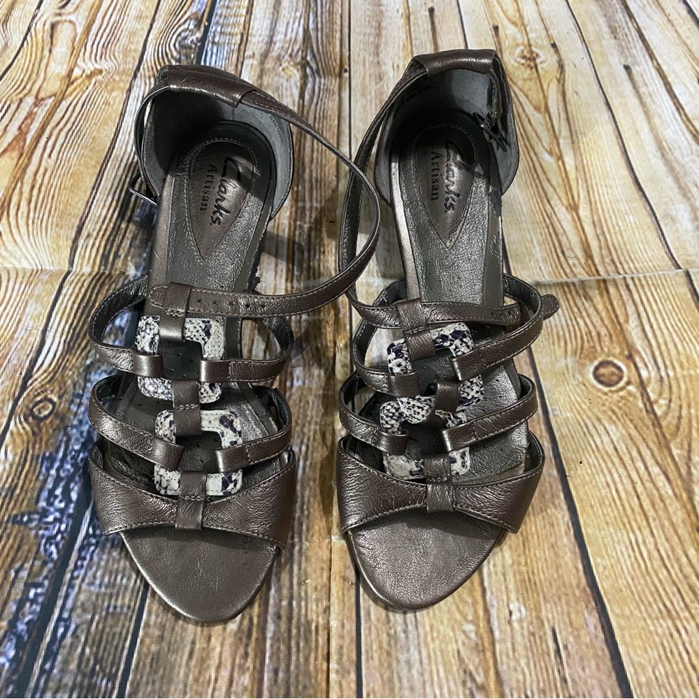 Clarks Artisan Leather Sandals Size 6 M Active Air Strappy Low Wedge Metalic
